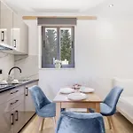 Groundfloor 2 Apartment *