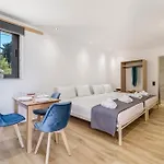 Groundfloor 2 * Tsoukaladhes
