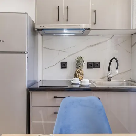 Apartament Groundfloor 2 *