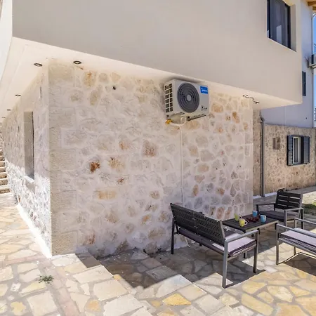 Groundfloor 2 Apartman